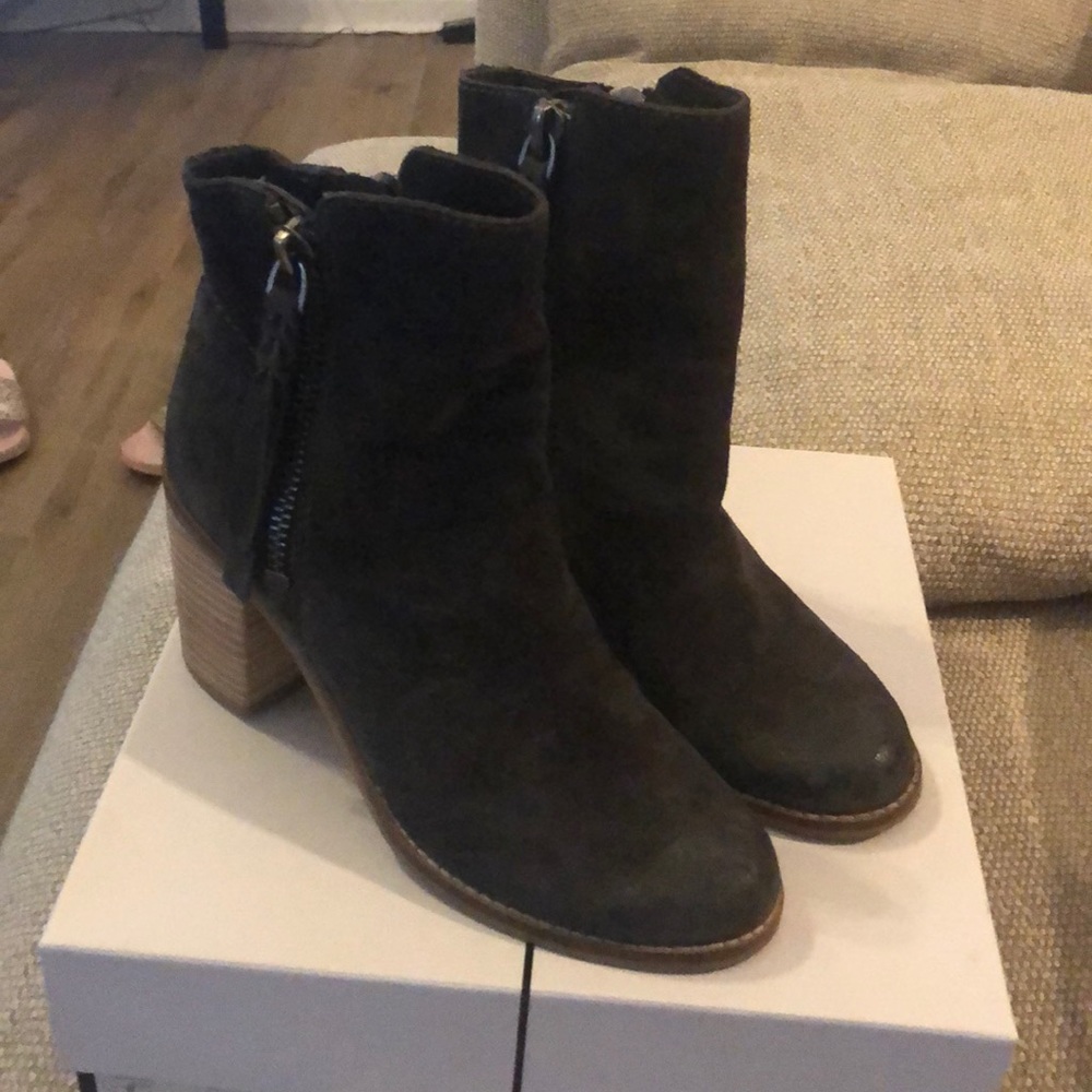 Gently used ankle boots